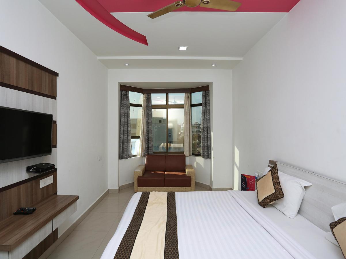 Oyo 10970 Hotel Krishna Palace Gorakhpur Exterior photo