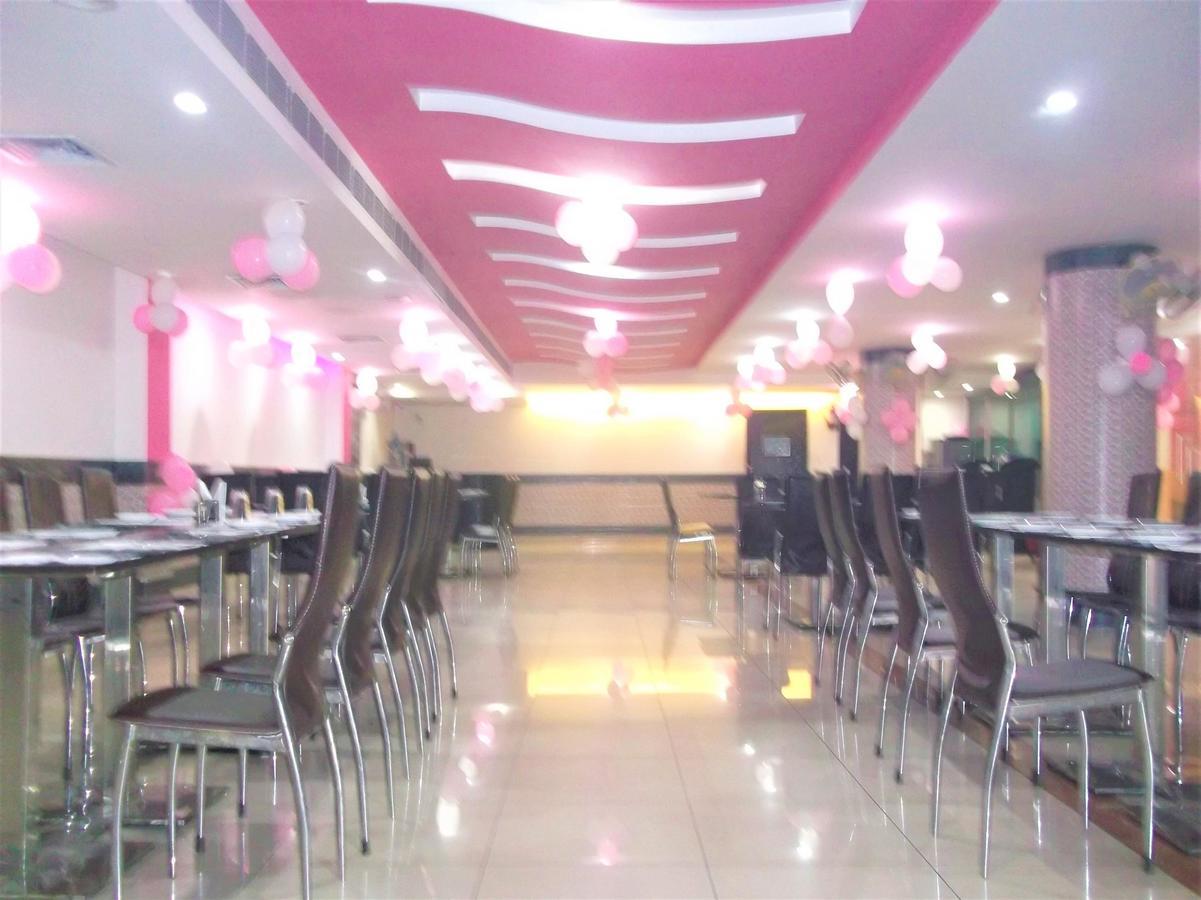 Oyo 10970 Hotel Krishna Palace Gorakhpur Exterior photo